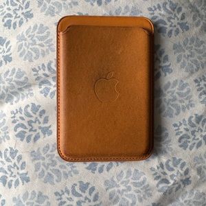 Apple MagSafe wallet